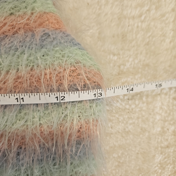 NEW Bershka Fuzzy Sleeveless Knit Crop Top Size S Knit Pastel Girlhoodcore - Picture 10 of 13